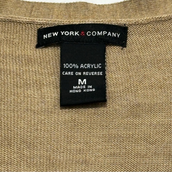 Woman’s New York & Company Argyle Sweater Vest. Y2K
Size: Medium - Picture 5 of 6